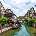 Ideal Location Colmar Center- 6P شقة *